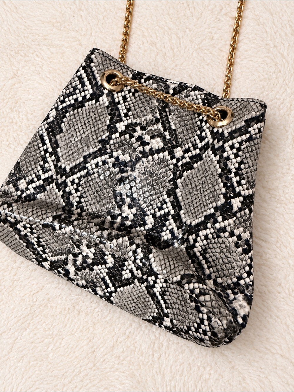 Python-Print Chain Strap Shoulder Bag - Black & Gray